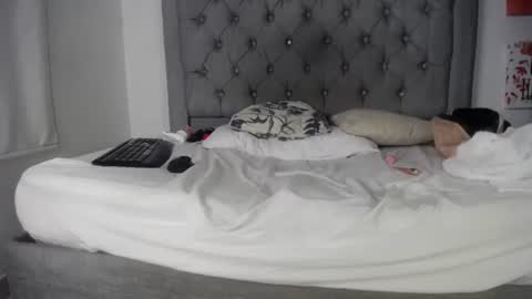 Izabella online show from March 1, 2025, 5:42 am