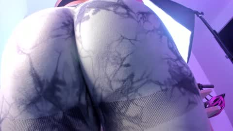 Iza online show from September 30, 2025, 2:00 pm