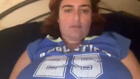 izzyishottttt online show from September 29, 2025, 4:50 am