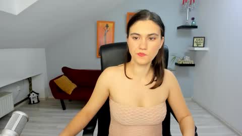 Izzy online show from November 26, 2025, 8:54 pm