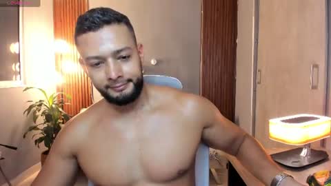 Snapshot of j_calix chatting on July 7, 2026, 8:35 pm Calix Independient model Insta and twt Calixsnake online show from July 7, 2026, 8:35 pm