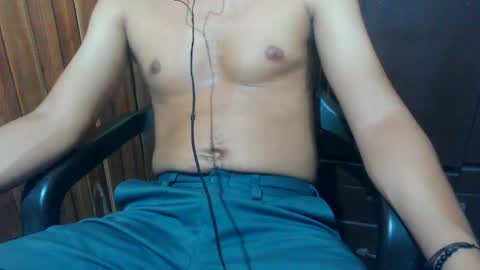 Snapshot of j_castello chatting on May 27, 2026, 4:31 am J online show from May 27, 2026, 4:31 am