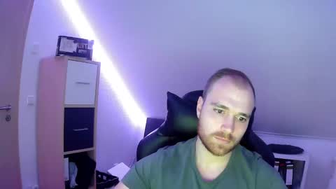 Snapshot of j_german783377 chatting on December 19, 2024, 6:45 pm here4y online show from December 19, 2024, 6:45 pm