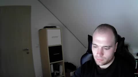 Snapshot of j_german783377 chatting on November 13, 2025, 8:02 am here4y online show from November 13, 2025, 8:02 am