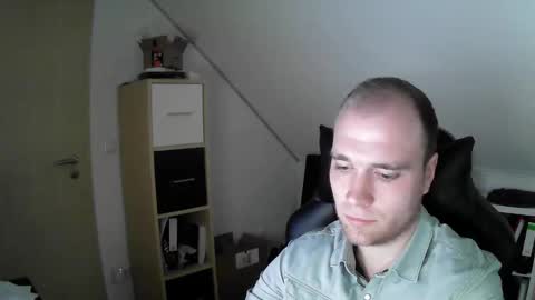 Snapshot of j_german783377 chatting on December 18, 2025, 11:05 am here4y online show from December 18, 2025, 11:05 am