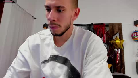 Snapshot of j_king__ chatting on May 3, 2026, 7:20 pm J King online show from May 3, 2026, 7:20 pm