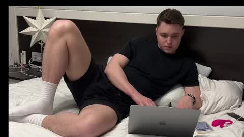j_lyle_x online show from May 1, 2026, 7:07 pm
