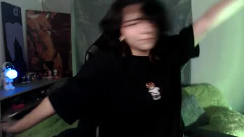 jade 18  online show from September 11, 2025, 4:23 am