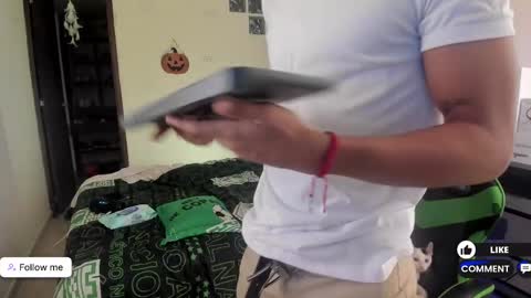 JACK CASTELL online show from October 4, 2025, 10:46 am