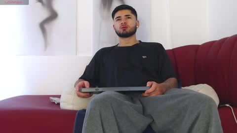    online show from April 21, 2026, 12:22 pm