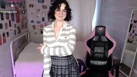 Snapshot of jackieapplepie chatting on June 2, 2026, 12:07 pm JackieApplePie online show from June 2, 2026, 12:07 pm