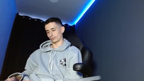 Snapshot of jackk_ho chatting on December 17, 2024, 6:02 am Jack online show from December 17, 2024, 6:02 am