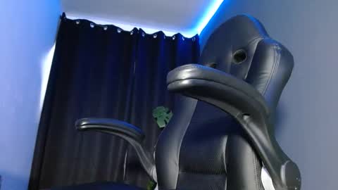 Snapshot of jackk_ho chatting on December 17, 2024, 12:11 pm Jack online show from December 17, 2024, 12:11 pm