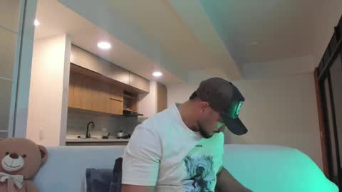 Jackson Wayne online show from November 17, 2025, 12:49 am