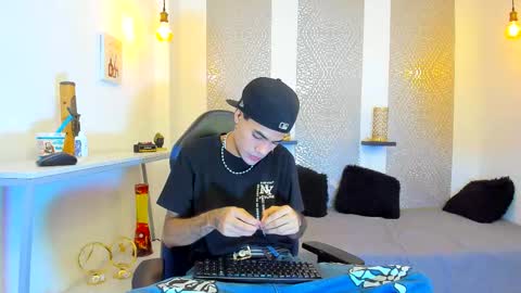 Snapshot of jacob_blackwell chatting on November 18, 2025, 7:29 pm jacob_blackwell online show from November 18, 2025, 7:29 pm