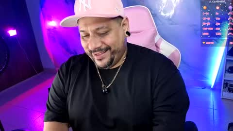 daddy sir master bear online show from April 21, 2026, 1:42 am