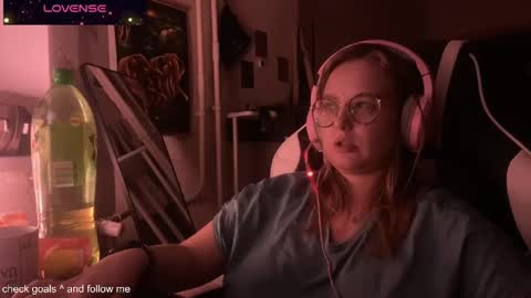 jacywinslat online show from November 15, 2025, 3:52 pm