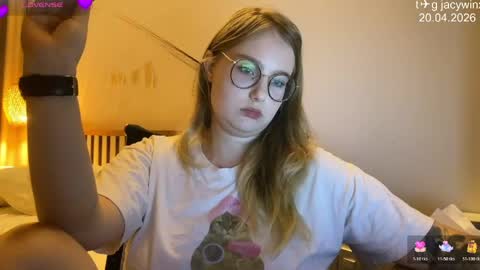 jacywinslat online show from April 20, 2026, 11:57 am