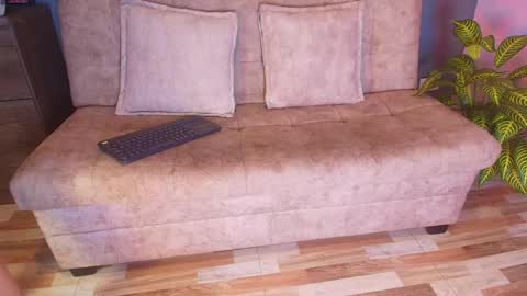  Jade Brunete  online show from April 22, 2026, 8:21 pm