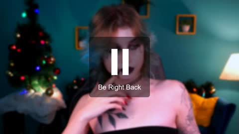 jade_castle online show from January 12, 2025, 7:11 am