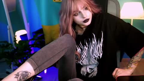 jade_castle online show from March 8, 2025, 11:27 am