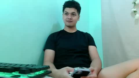 jade_halo online show from April 8, 2026, 3:12 pm