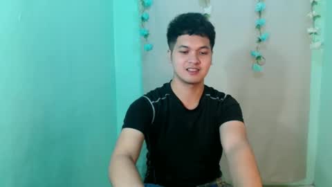 jade_halo online show from April 10, 2026, 2:33 pm