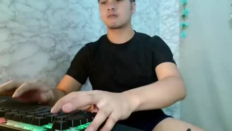 jade_halo online show from April 16, 2026, 10:12 pm