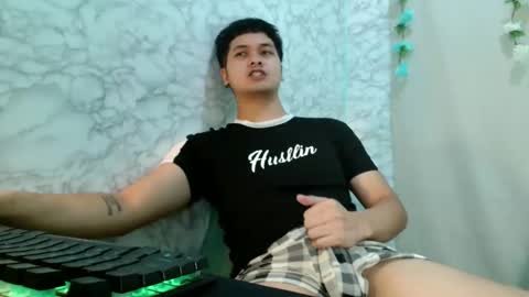 jade_halo online show from April 19, 2026, 5:23 pm