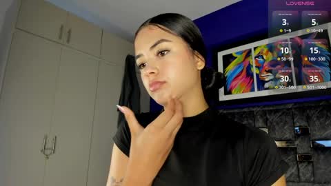 jade_lovv online show from June 9, 2026, 12:17 pm