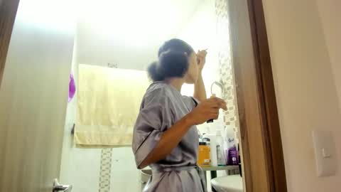 Jade smile online show from October 22, 2025, 2:50 pm