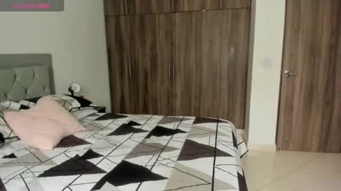 Jade smile online show from November 25, 2025, 4:40 pm