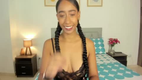 Snapshot of jade_obi chatting on June 6, 2026, 2:33 pm Jade smile online show from June 6, 2026, 2:33 pm