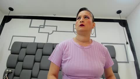 Jade  online show from January 11, 2025, 11:02 am