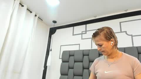 Jade  online show from October 11, 2025, 12:26 pm