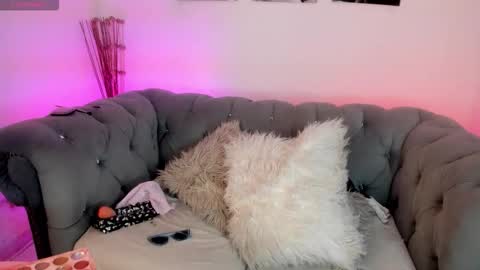 Jade online show from December 3, 2025, 3:25 am