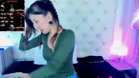 jade white  online show from January 13, 2025, 1:06 pm