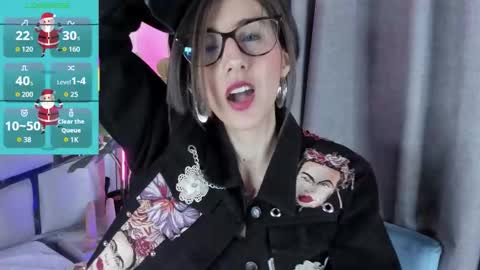 jade white  online show from November 29, 2025, 1:25 pm