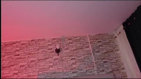 jade white  online show from April 21, 2026, 12:22 pm