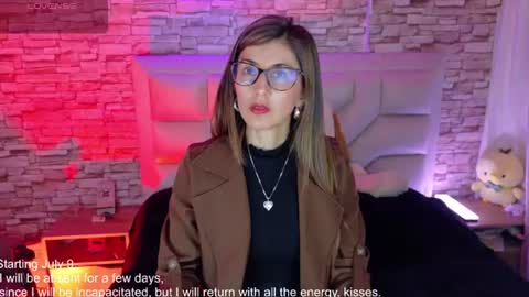 jade white  online show from July 6, 2026, 1:08 pm