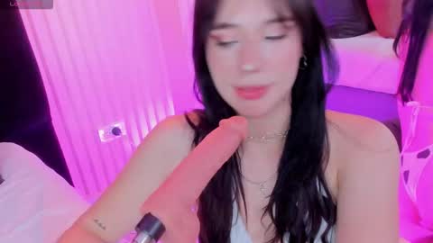 Jade Red  online show from February 20, 2026, 6:37 am