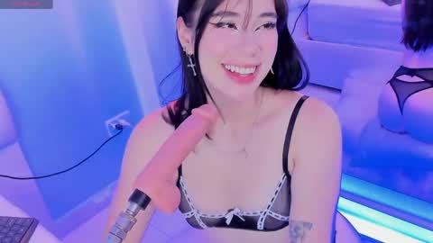 Jade Red  online show from April 19, 2026, 10:56 pm