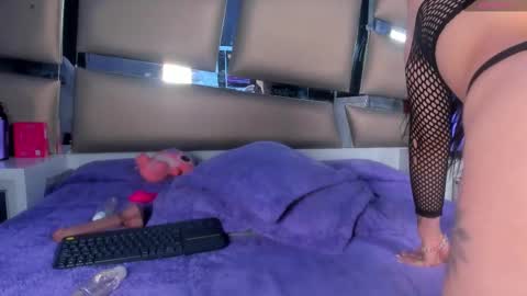 jadeestudios online show from October 7, 2025, 2:09 am