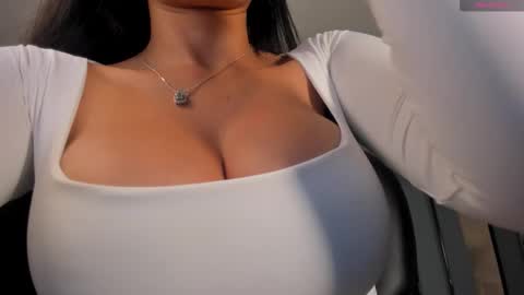 JADE EVANS online show from November 1, 2025, 12:40 pm