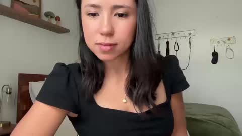 Jade Love online show from September 12, 2025, 10:32 pm