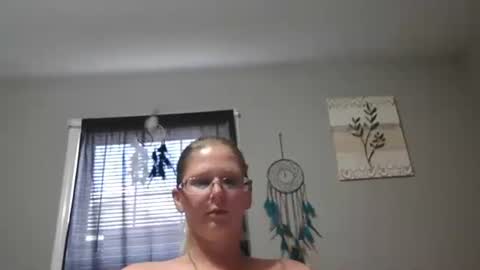 JadeLuv online show from November 15, 2025, 6:37 pm