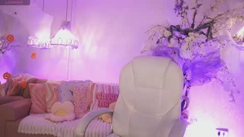 Jade Summer online show from October 17, 2025, 11:35 am