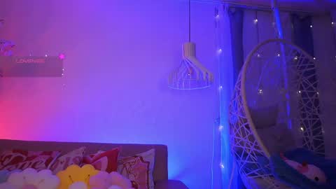 Jade Summer online show from April 16, 2026, 11:33 am