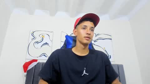 Hi guys im new 3 online show from December 18, 2024, 7:52 pm