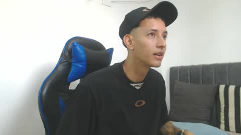 Hi guys im new 3 online show from June 4, 2026, 6:58 pm